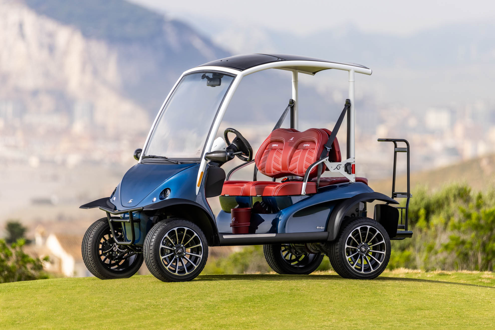 Golf buggy off x lifted Garia
