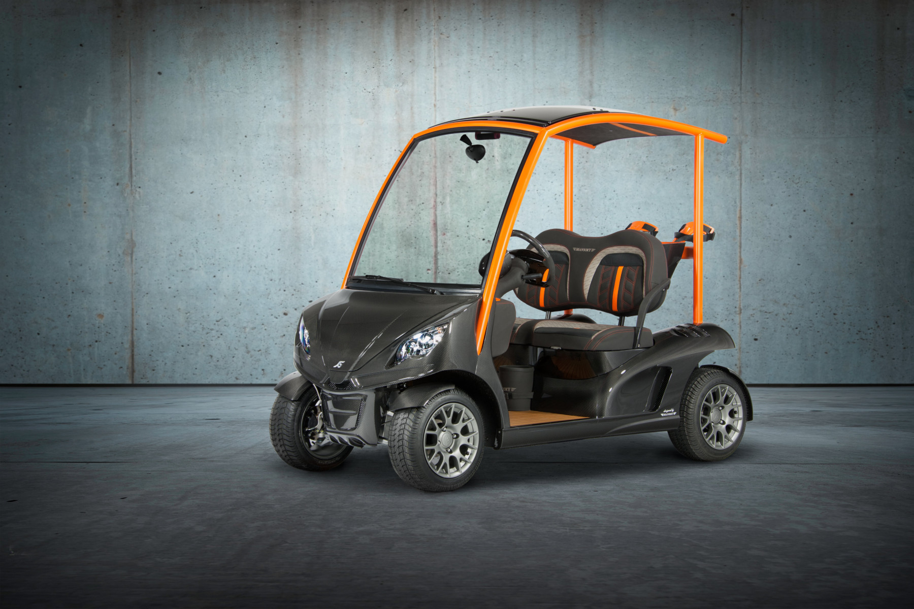 Garia golf cars offer bespoke interiors tuned by the legendary Mansory